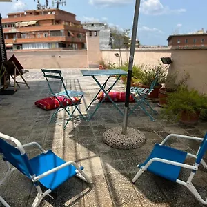 Appartamento Con Ampio Terrazzo, Roma